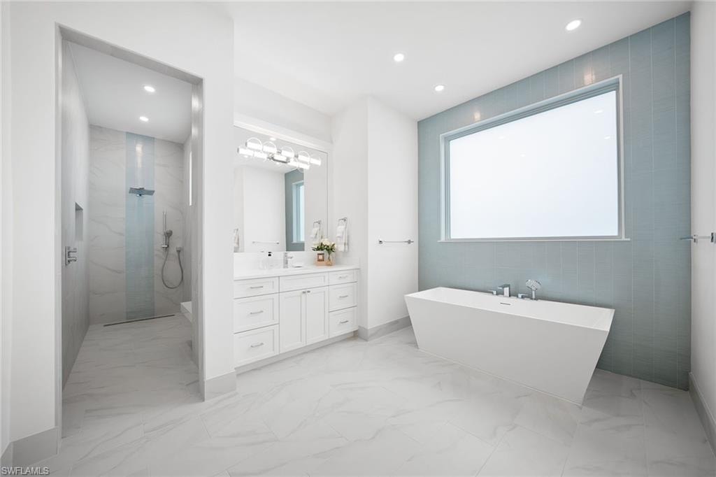 623 Park Shore DR photo 15