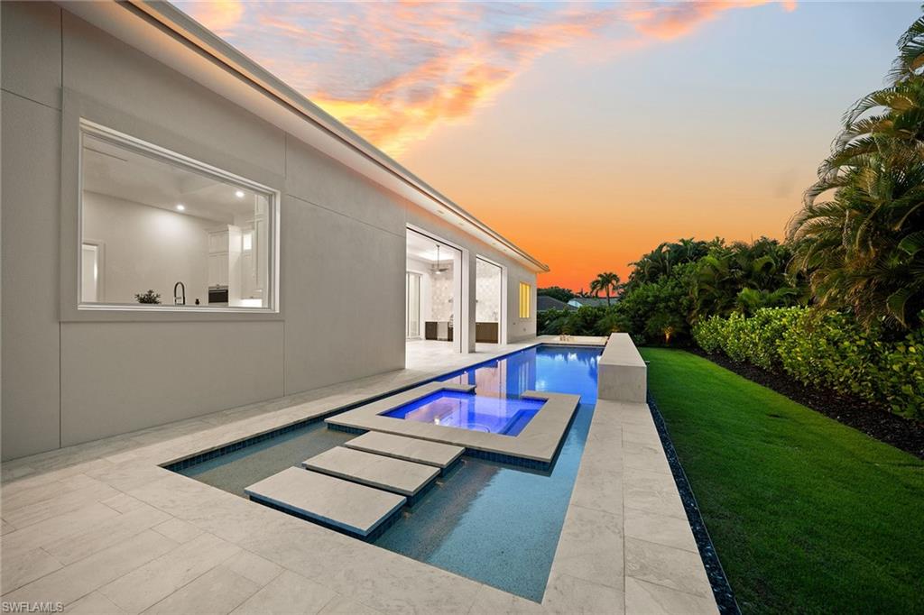 623 Park Shore DR photo 19