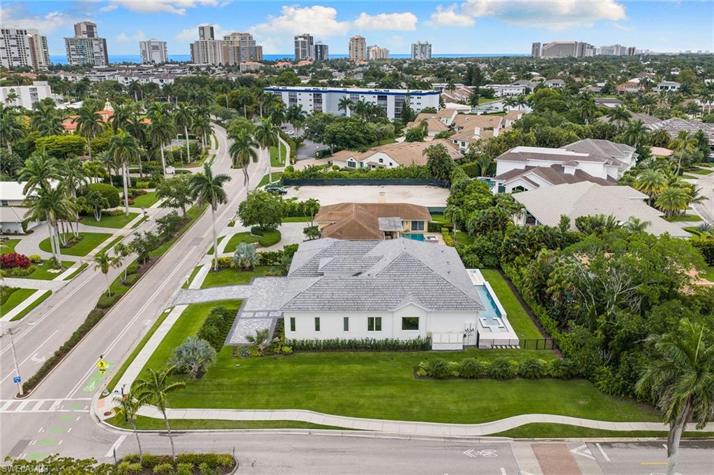 623 Park Shore DR photo 40