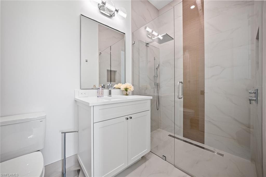623 Park Shore DR photo 31