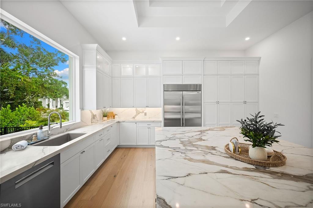 623 Park Shore DR photo 8