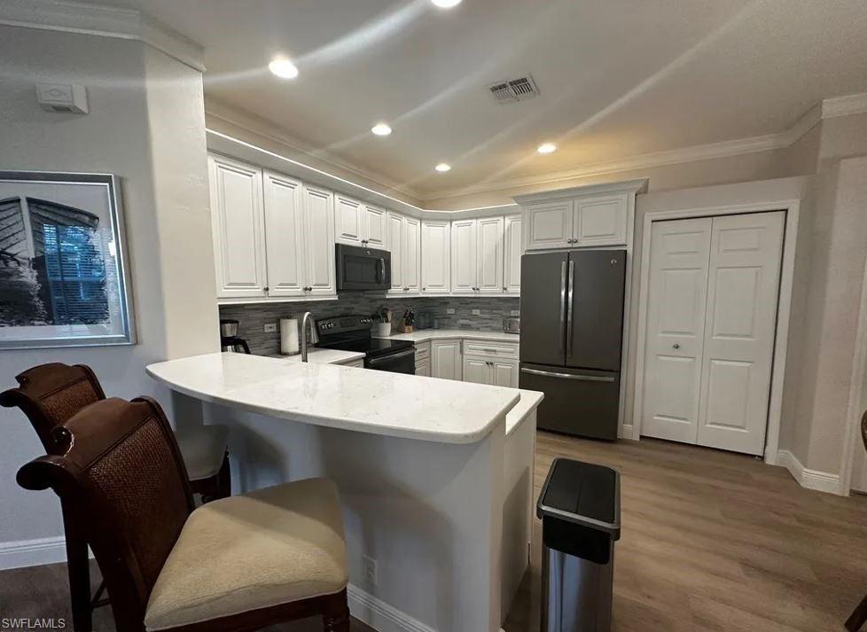 8837 E Bay CIR photo 6