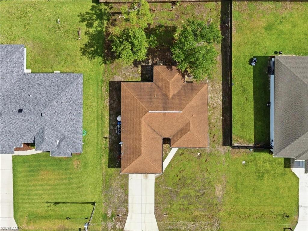 919 Winters ST E photo 24
