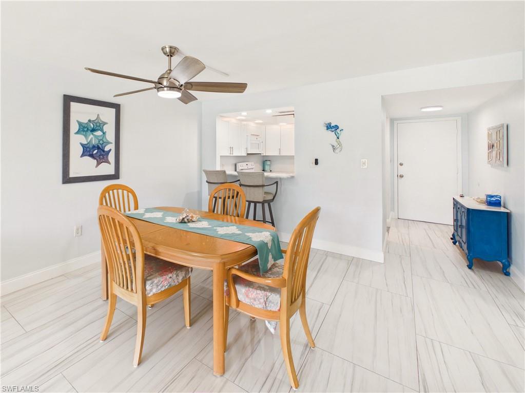 300 Valley Stream DR 3D photo 6
