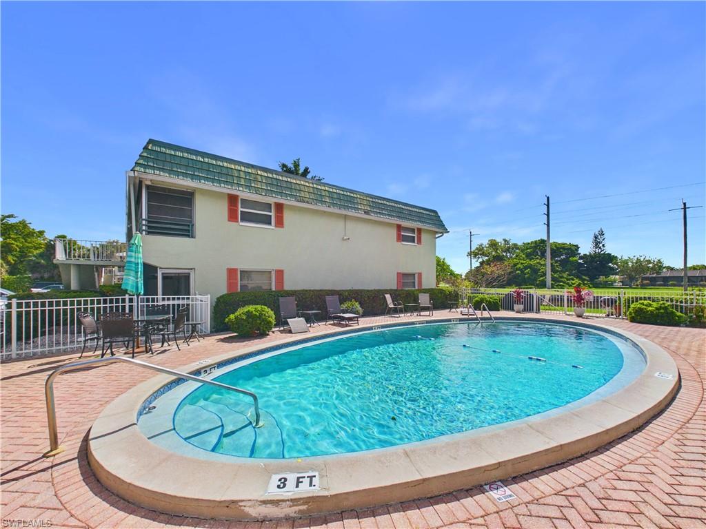 300 Valley Stream DR 3D