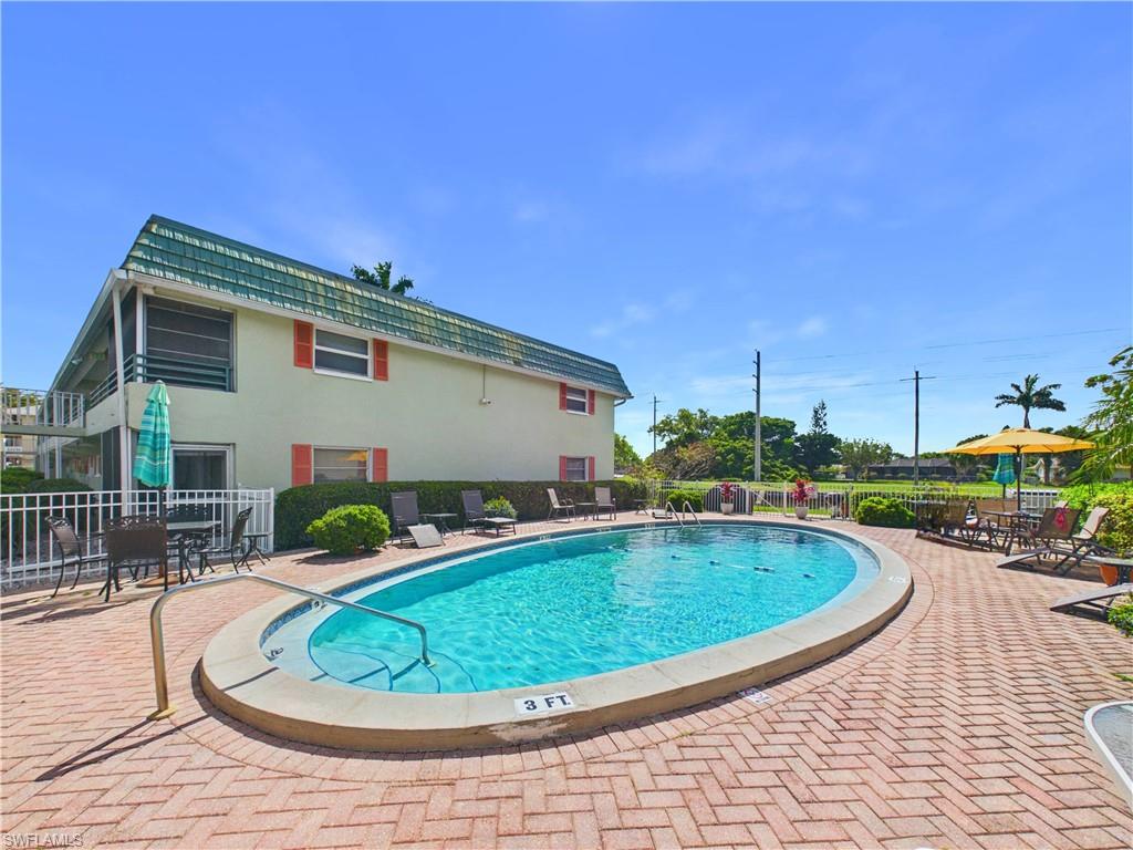 300 Valley Stream DR 3D photo 20