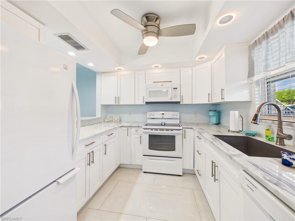 300 Valley Stream DR 3D photo 10