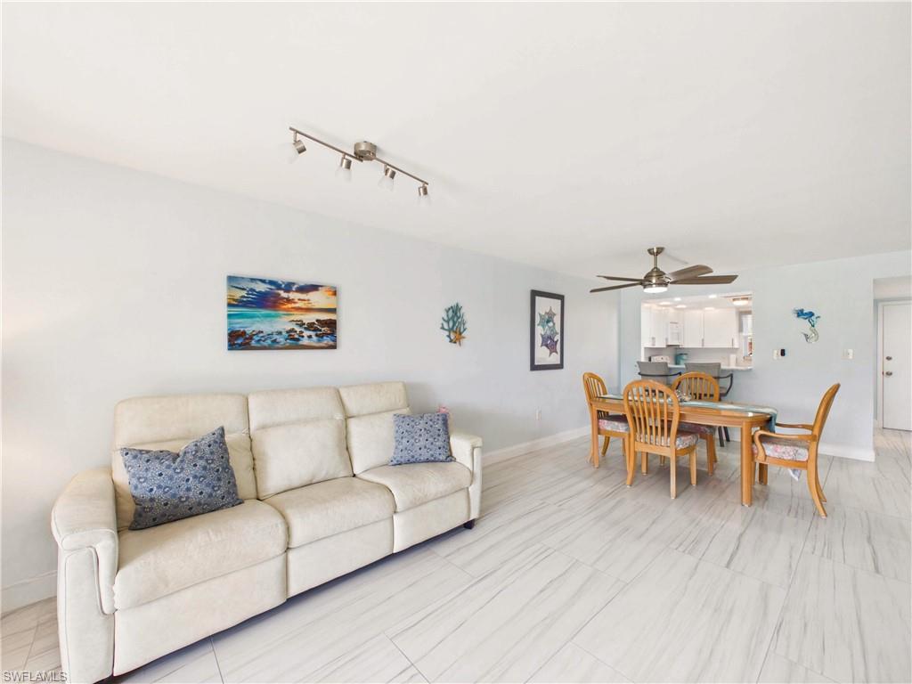 300 Valley Stream DR 3D
