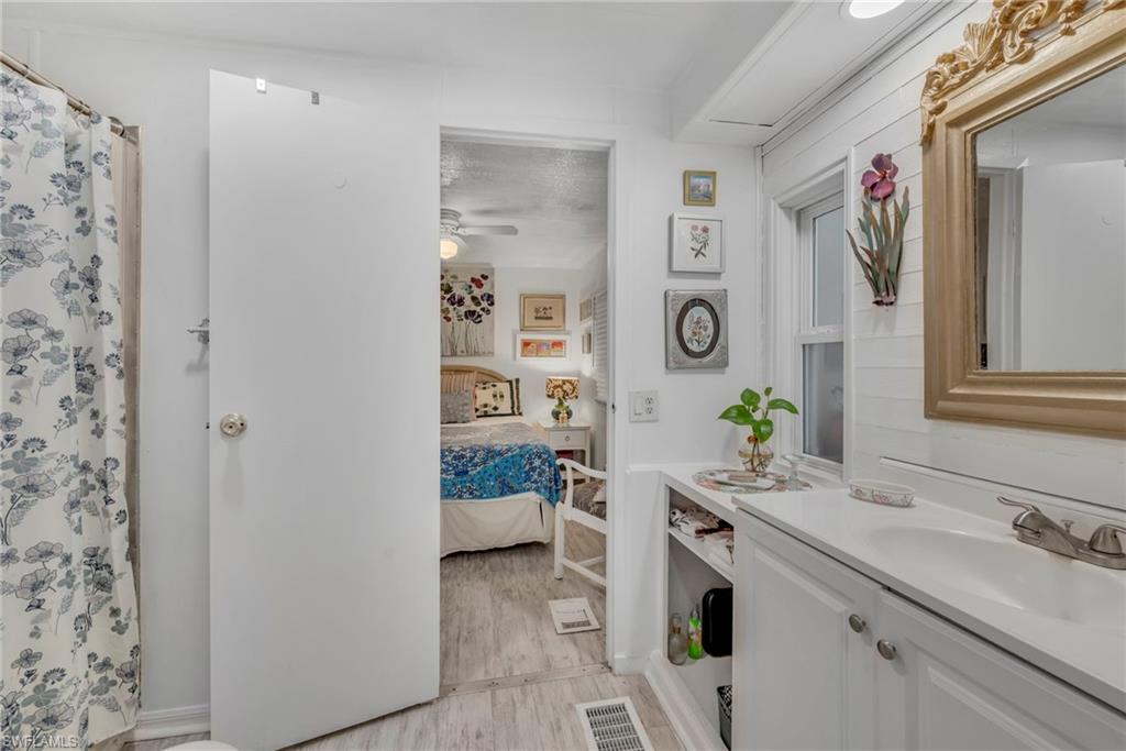 26049 Princess LN photo 14
