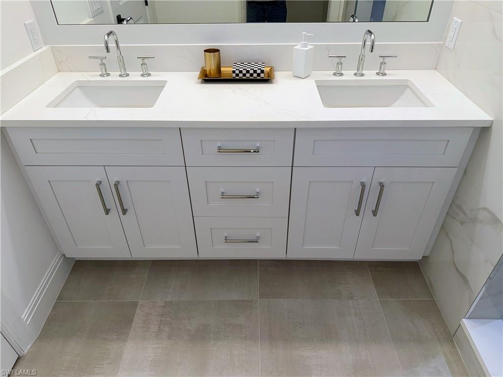 Primary Suite Bathroom-Dual Vanity