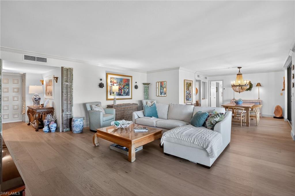 Bright and Spacious Great room off entry foyer
