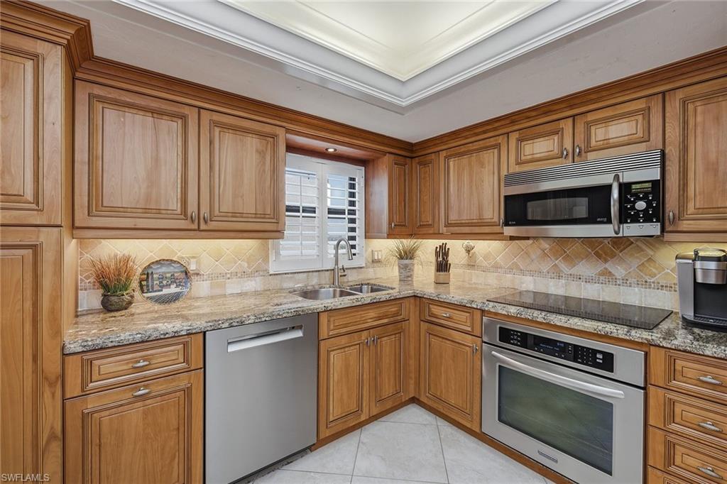 174 Collier BLVD PH-D photo 8