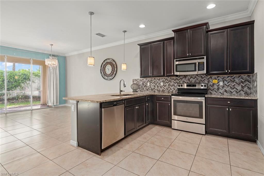 10864 Alvara WAY photo 6