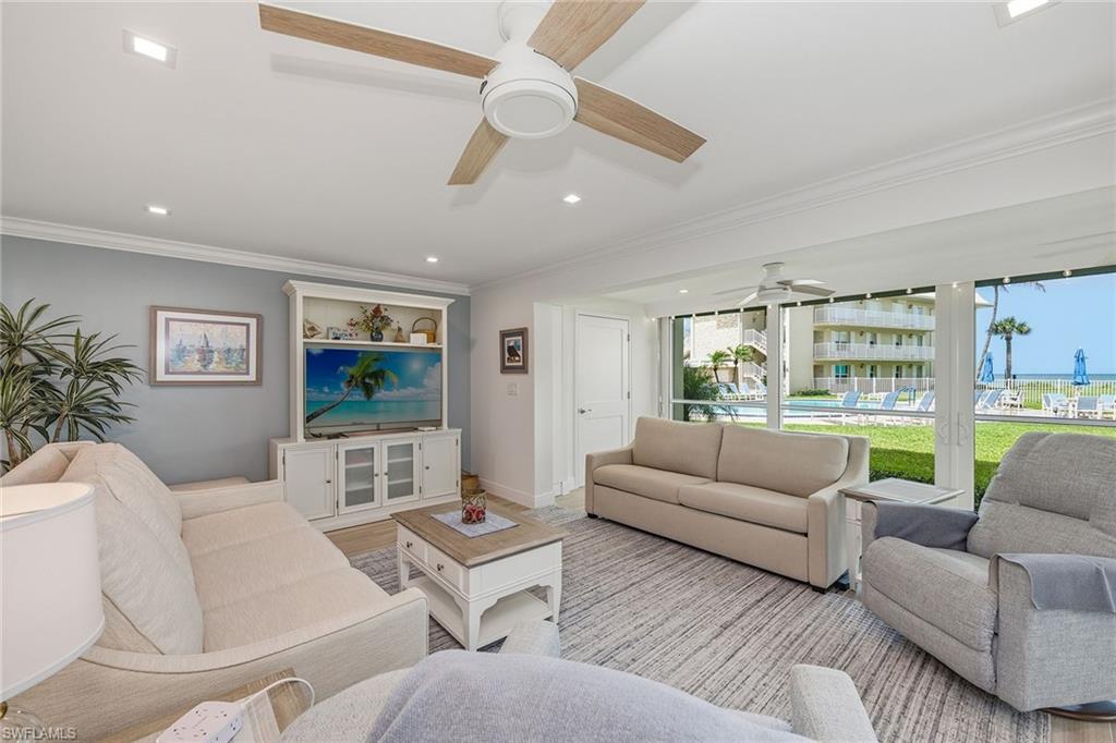 2875 Gulf Shore BLVD N 106