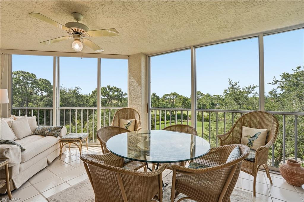 The golf course is the perfect backdrop for breakfast, lunch or dinner!