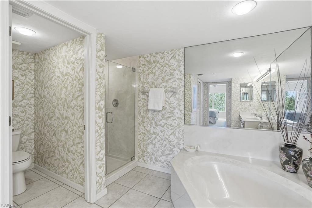 Ensuite primary bathroom.