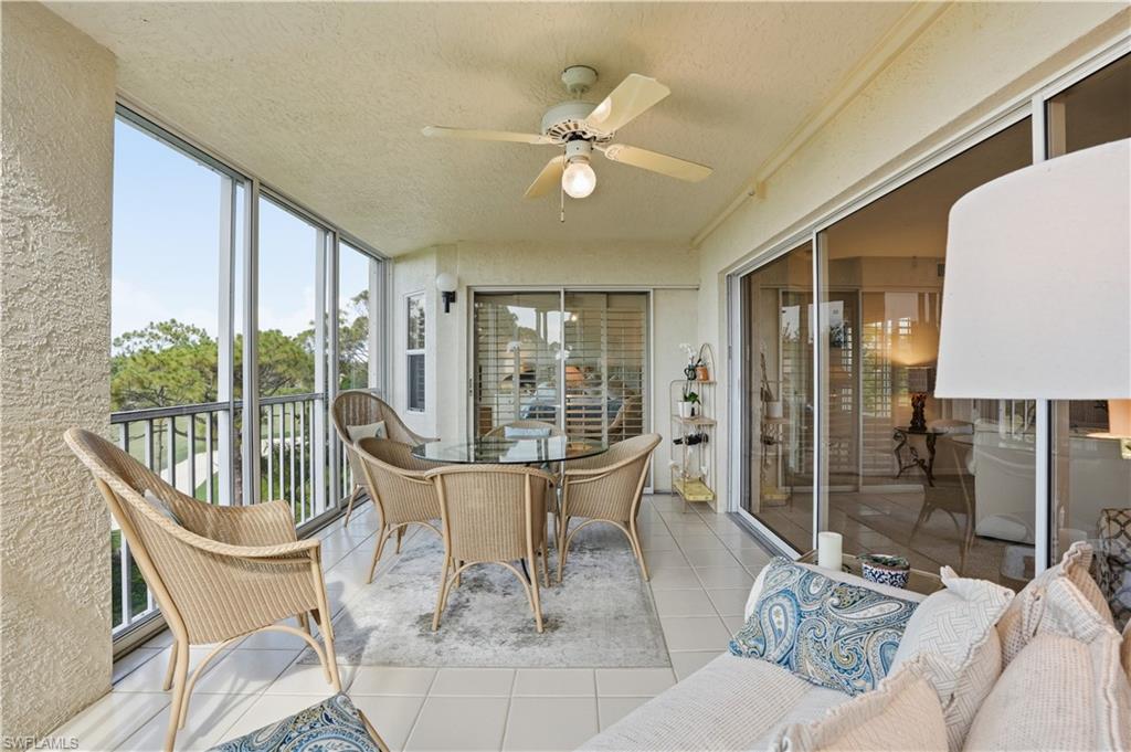 This lanai has sliding glass doors.