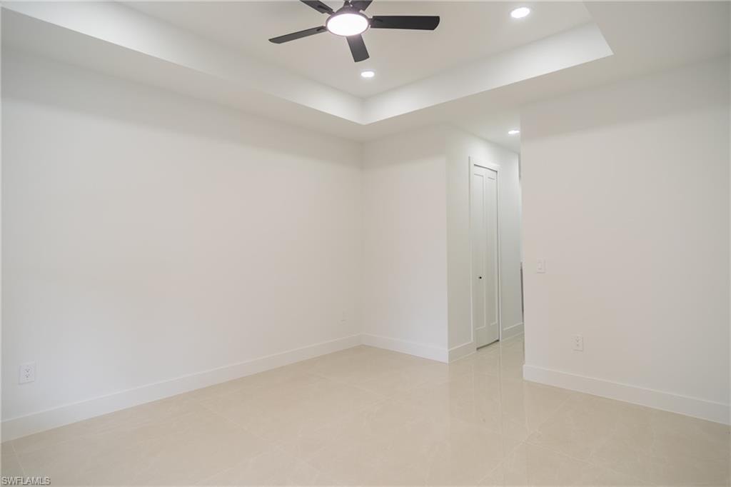 915 Lincoln AVE photo 31