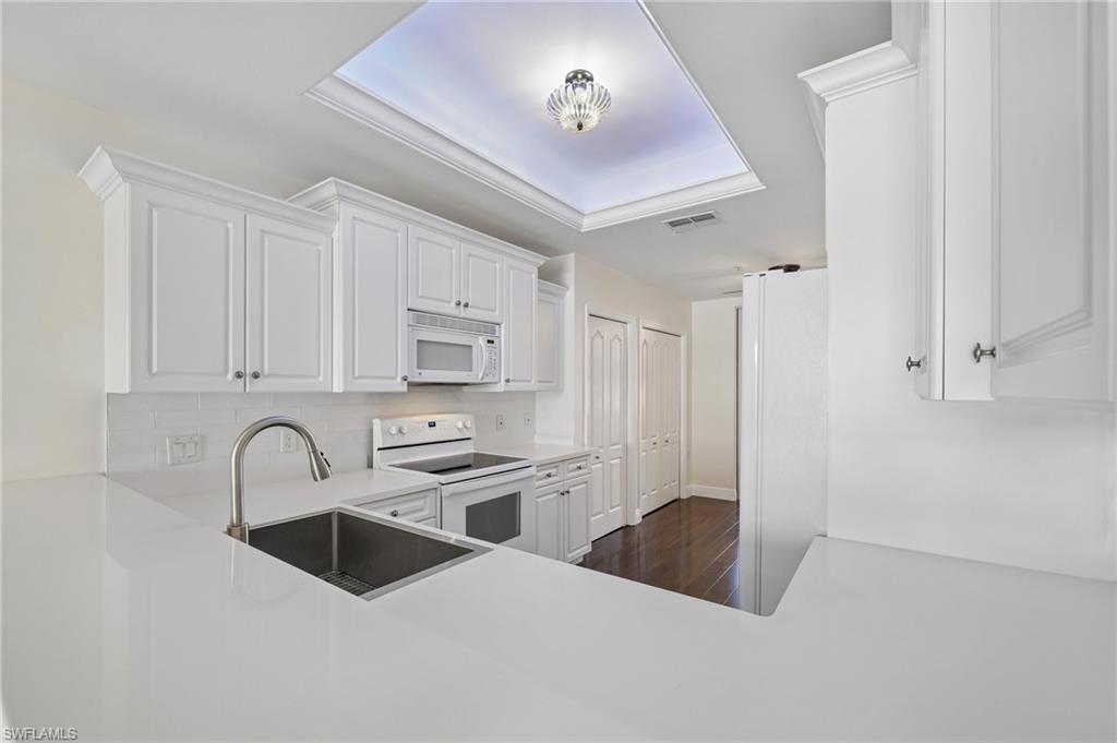 2810 Cypress Trace CIR 2112 photo 29