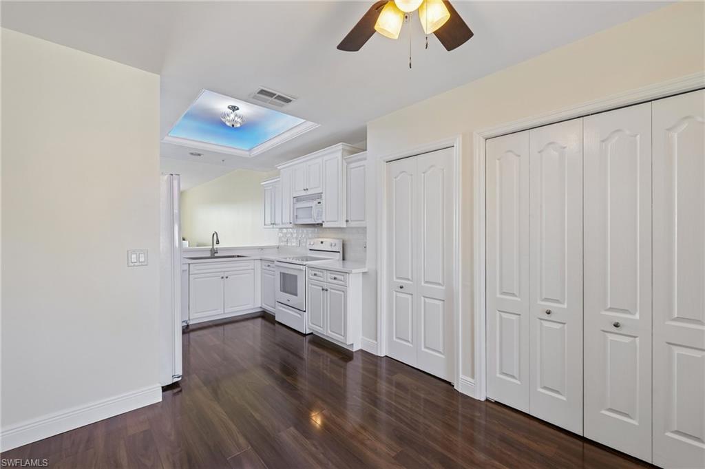 2810 Cypress Trace CIR 2112 photo 25
