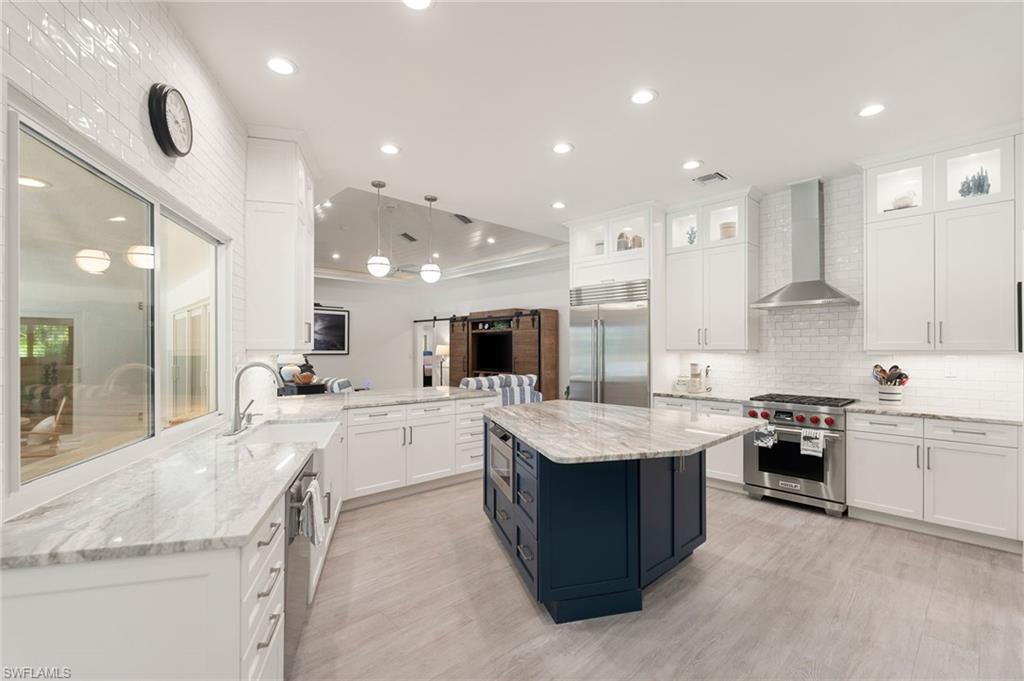 571 Neapolitan LN