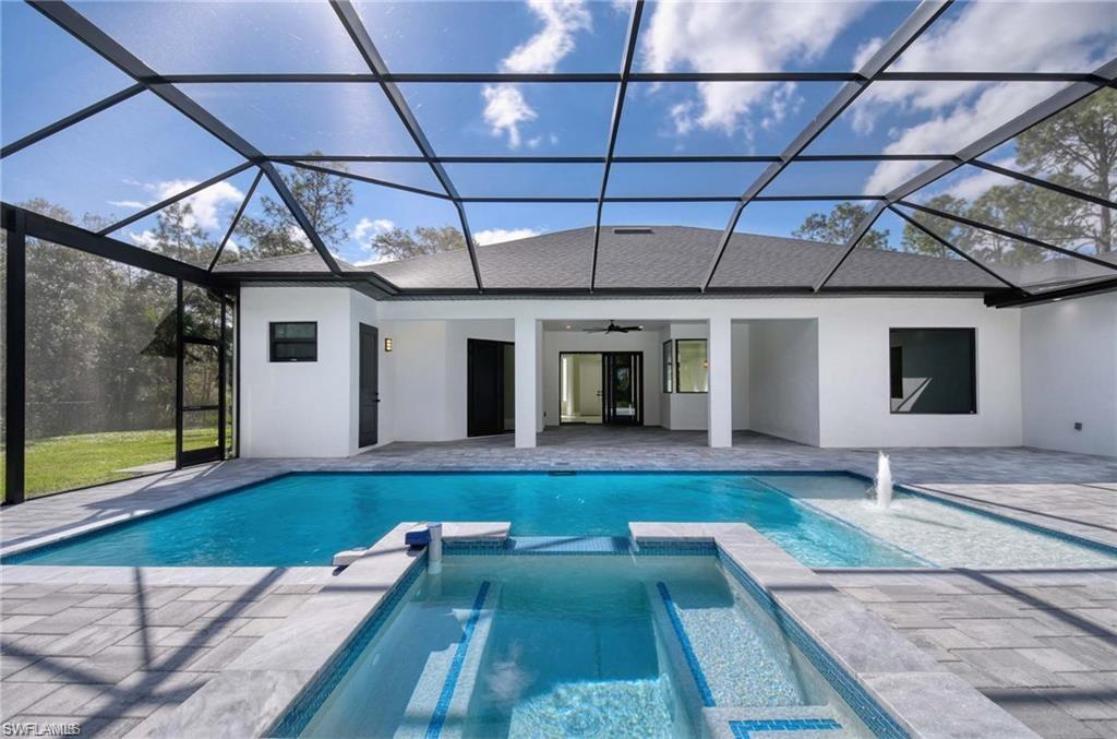 Pool & SPA in panoramic screen enclosure