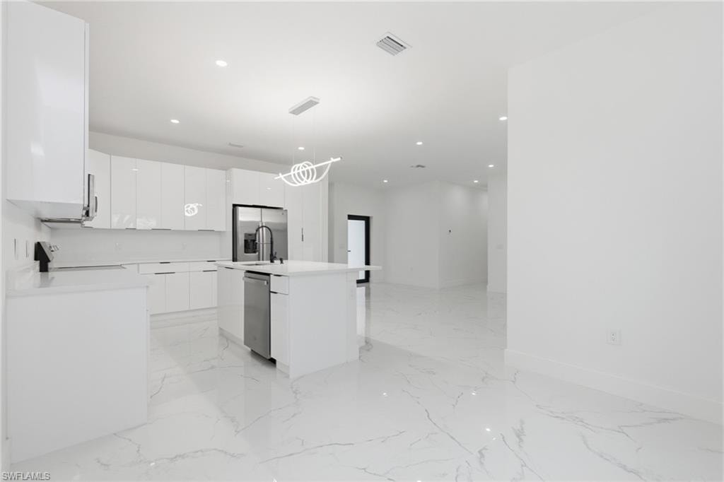 161 Blackstone DR
