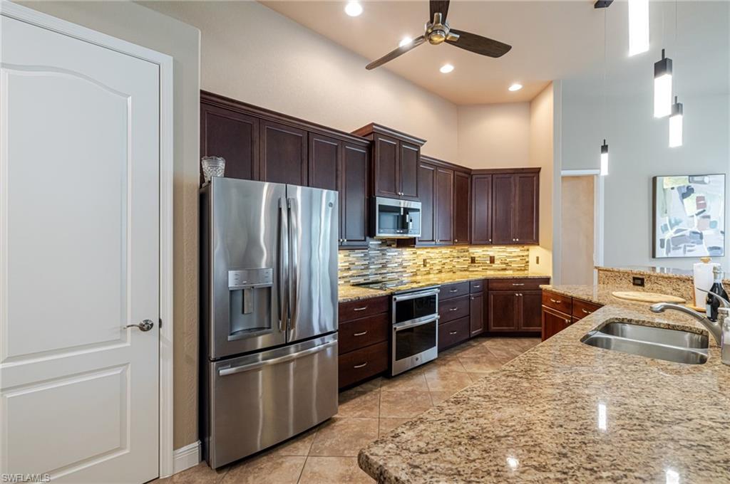 2832 SW 26th AVE photo 11