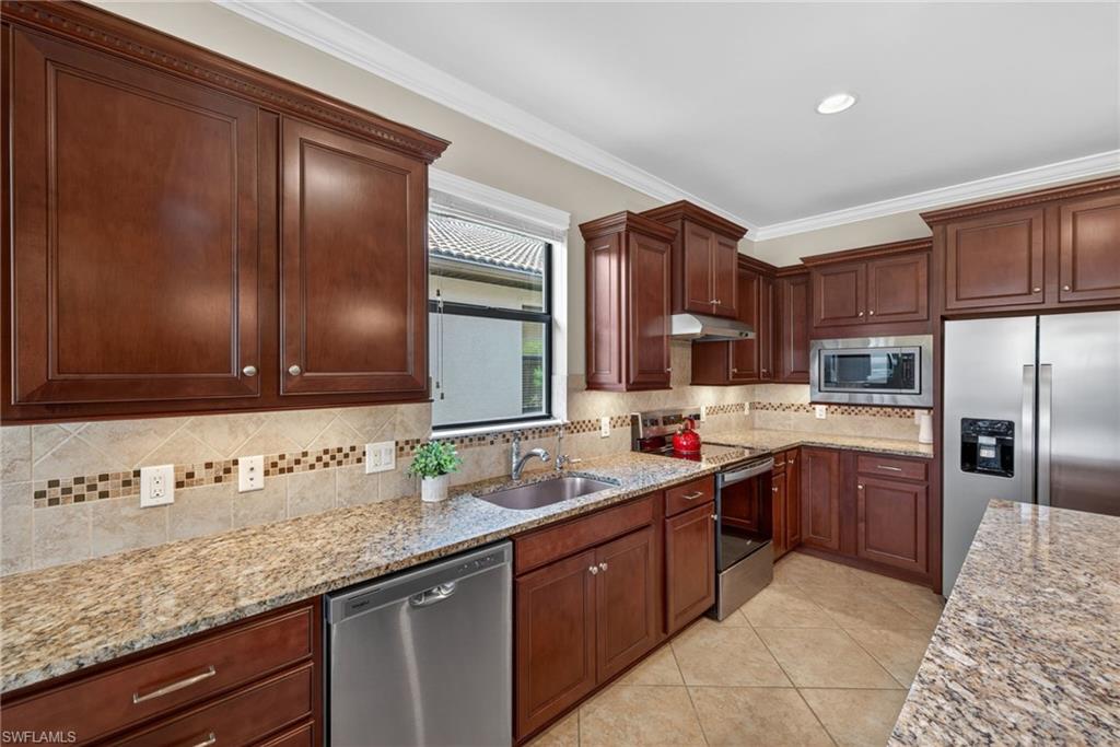 5979 Prosperity LN photo 9