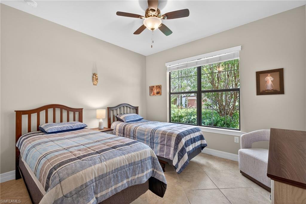 5979 Prosperity LN photo 18