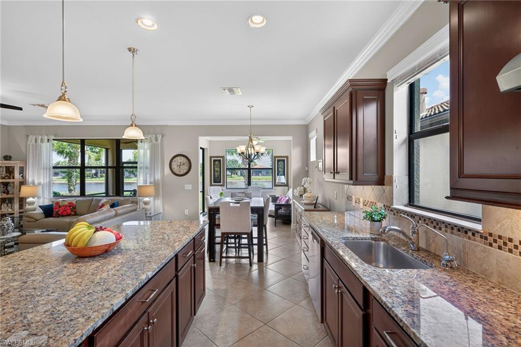 5979 Prosperity LN photo 8
