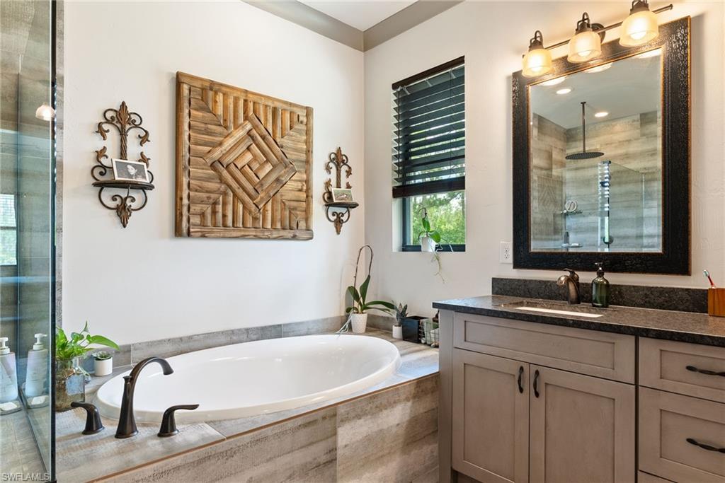 Soaker tub
