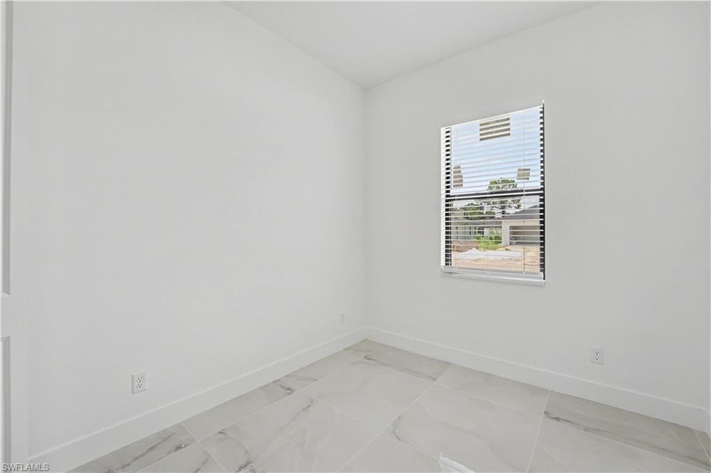 2803 1st ST W photo 11