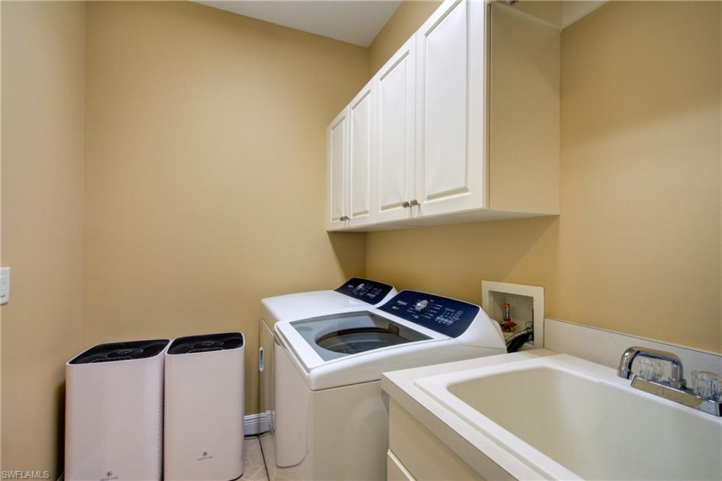 Laundry room with laundry tub