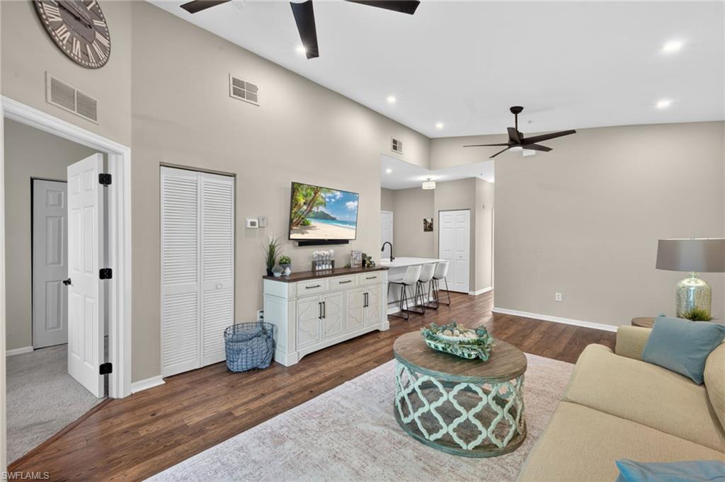 15420 Bellamar CIR 3123 photo 9