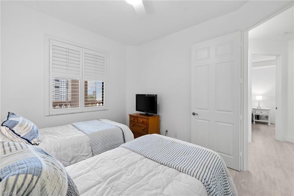 400 Flagship DR 1104 photo 19