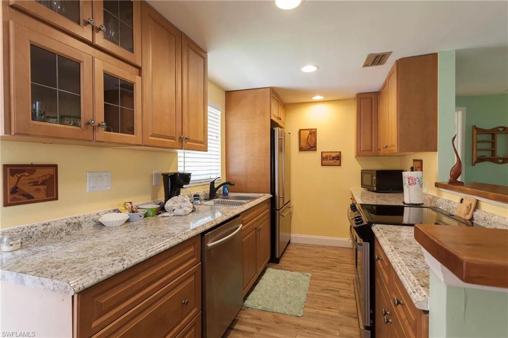 11093 Kelly RD