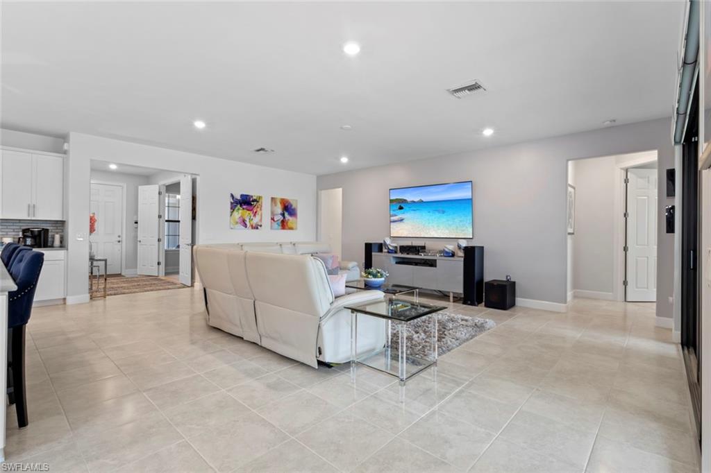 5874 Champion LN photo 7