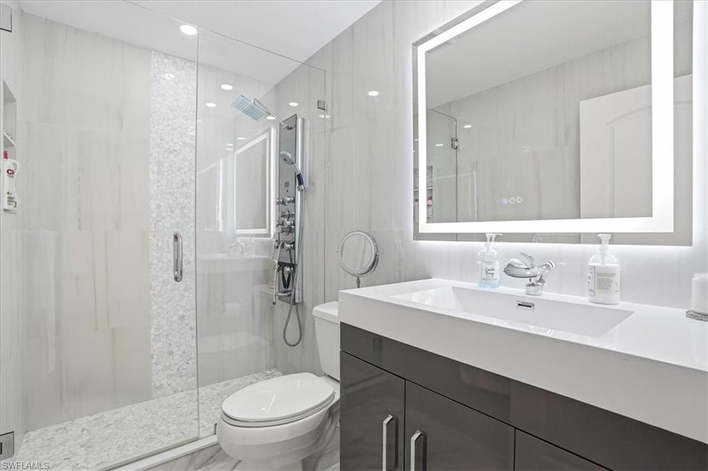 1280 Blue Point AVE C30 photo 22