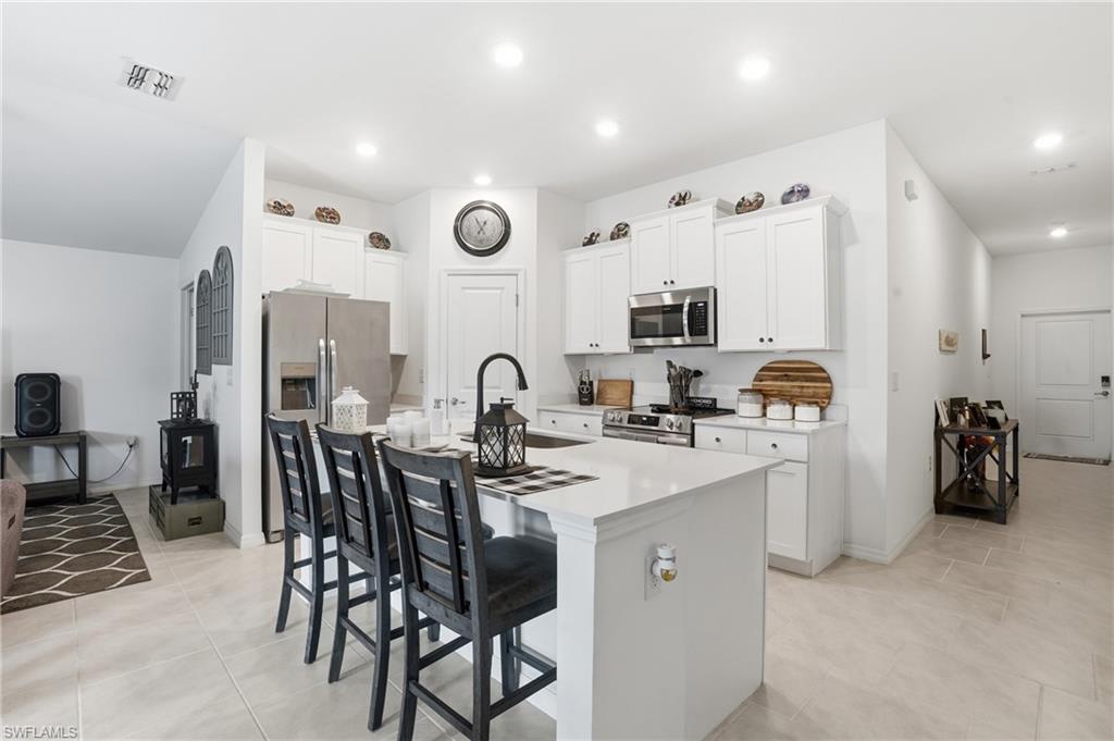 184 Peerless ST photo 16