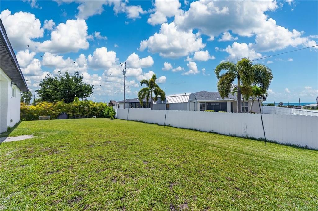1902 NE 20th ST photo 28