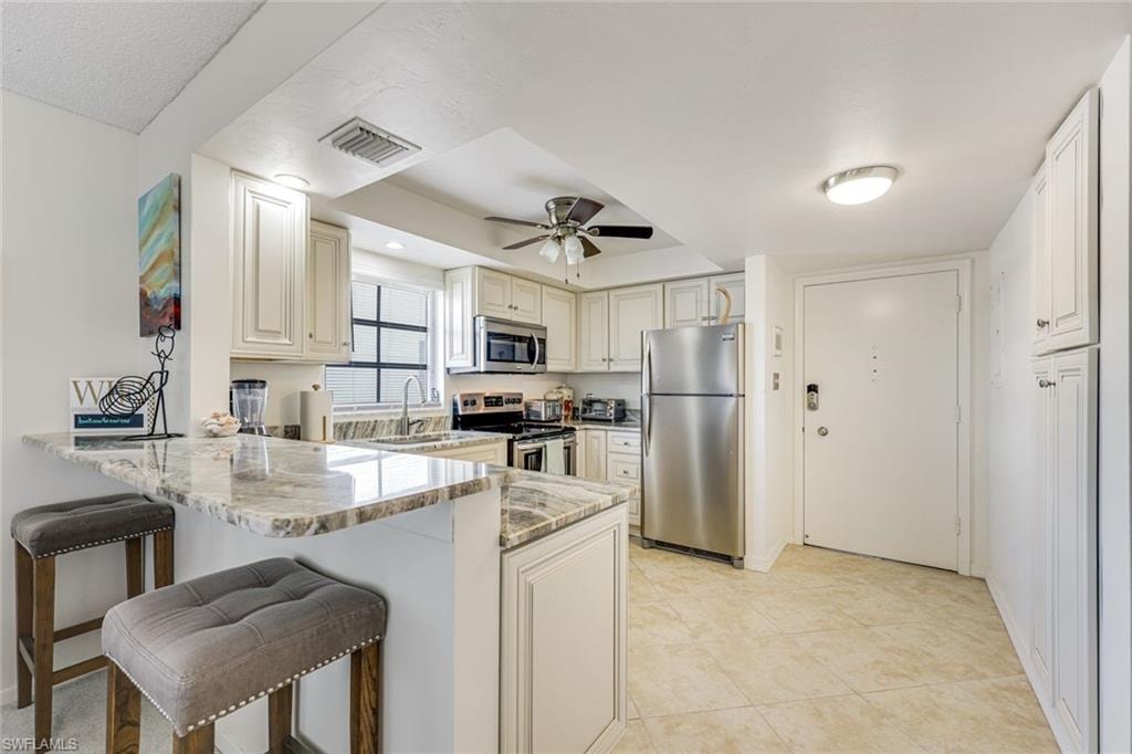 5 High Point CIR W 204