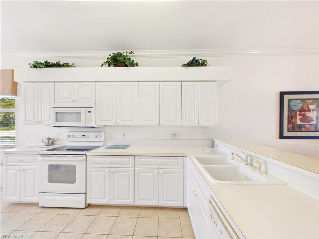 10391 Butterfly Palm DR 1011 photo 10