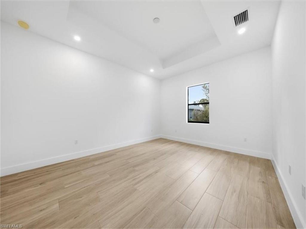 6125 Hershey AVE photo 9