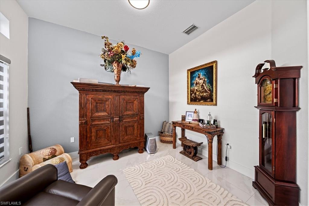 22 Nelson RD S
