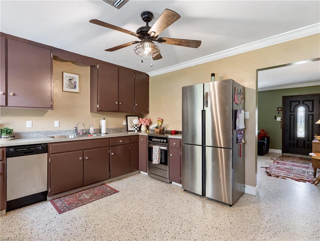 5521 Shaddelee LN W photo 7