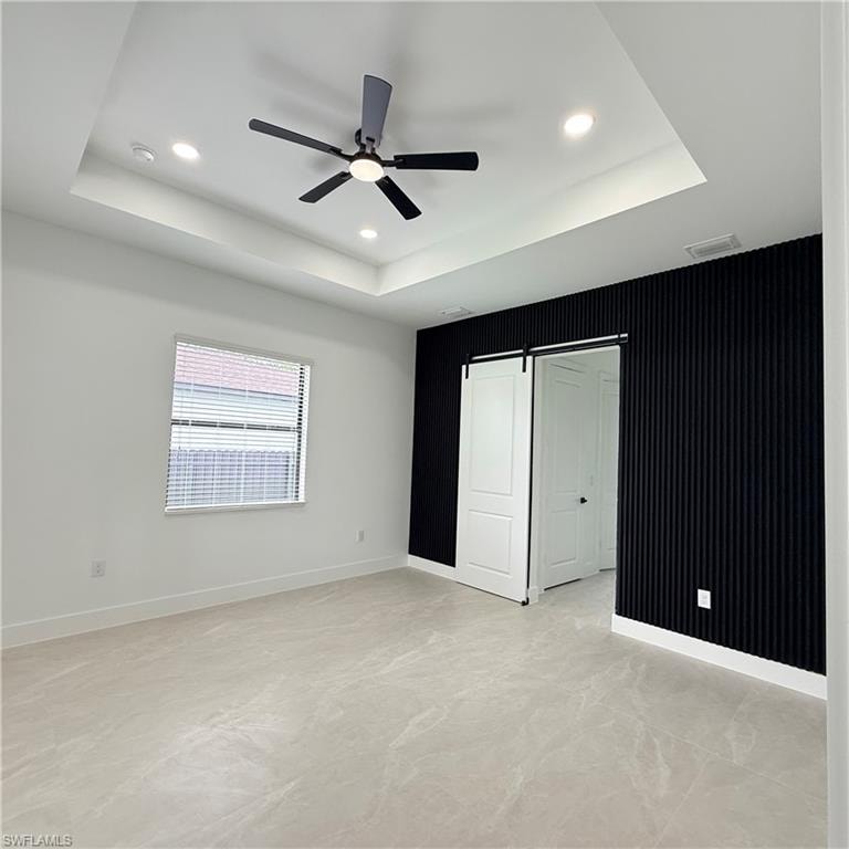 1047 Merry ST E photo 12