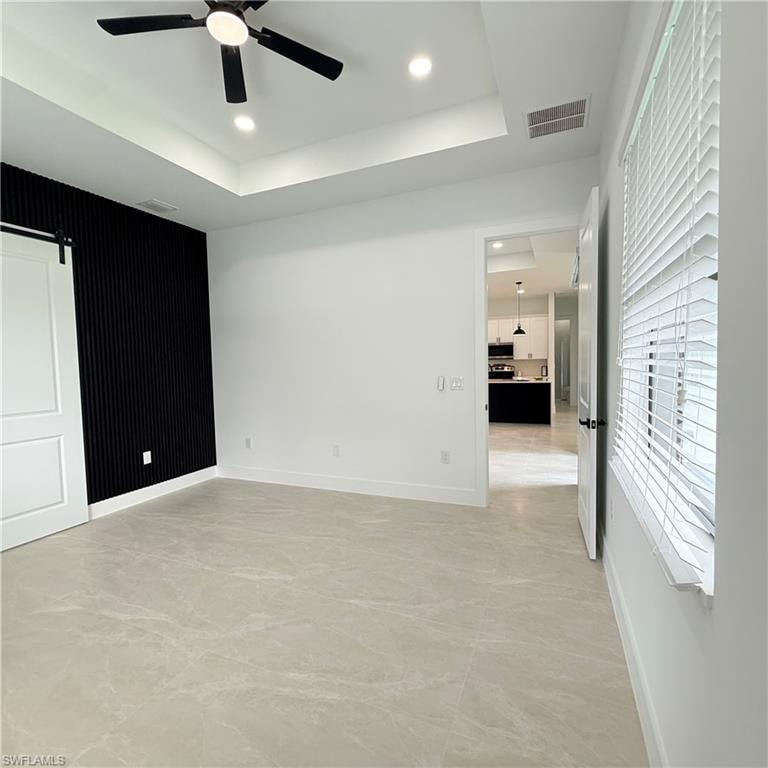 1047 Merry ST E photo 22