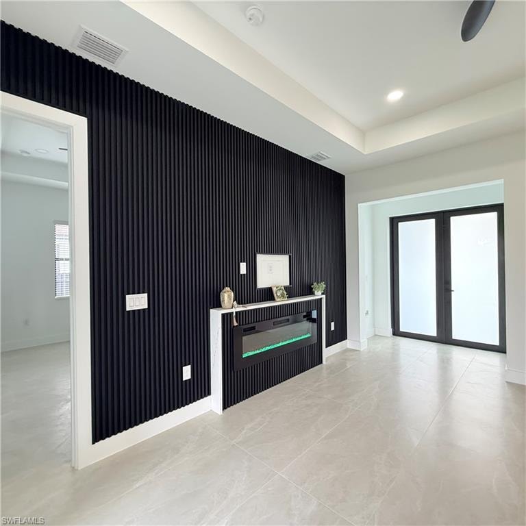 1047 Merry ST E photo 7