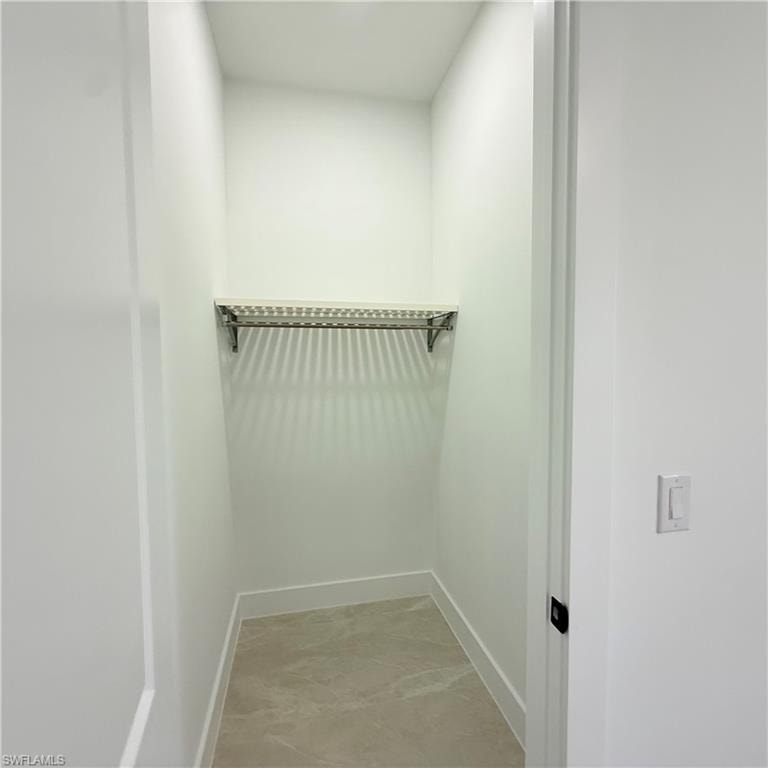 1047 Merry ST E photo 28